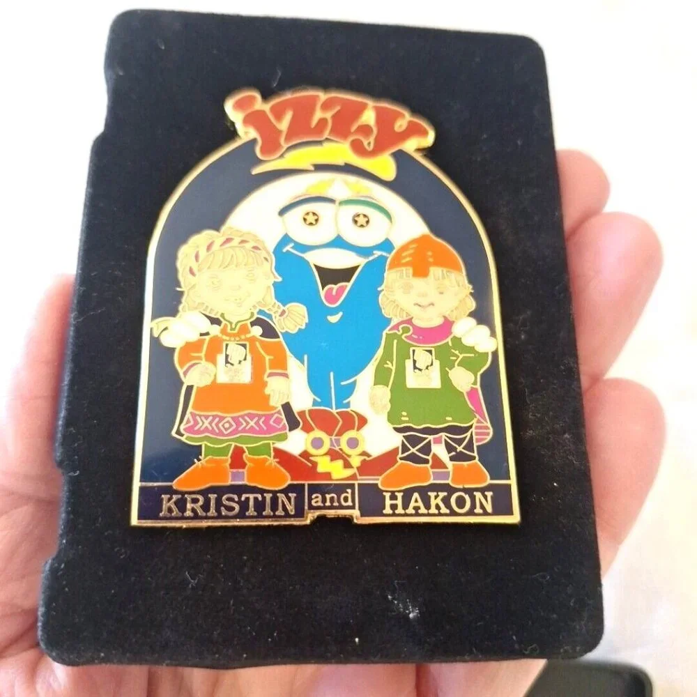 Atlanta 1996 Olympics Izzy Pin Kristin & Hakon Official Limited Edition - Picture 8 of 10